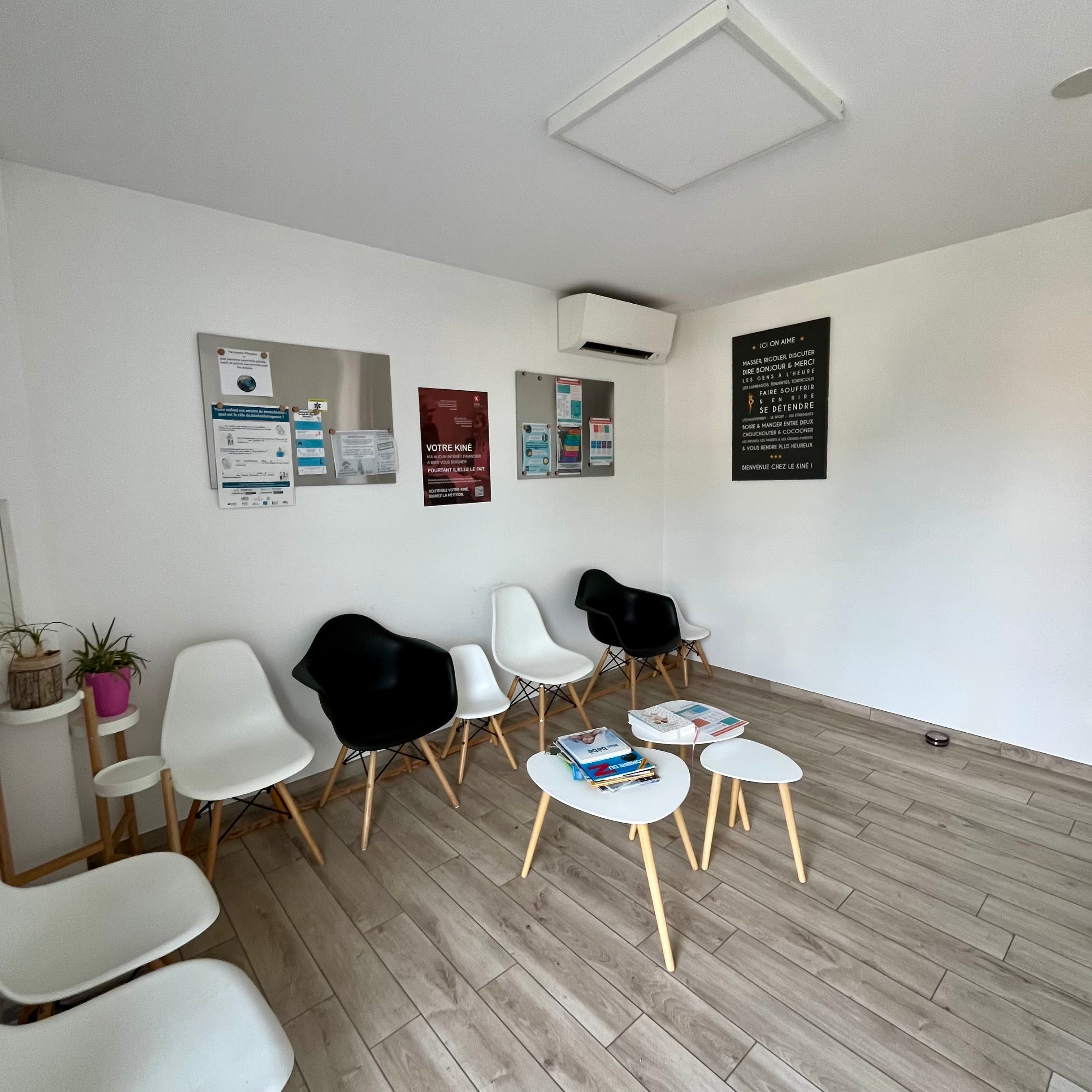 Espace d'accueil chaleureux du cabinet